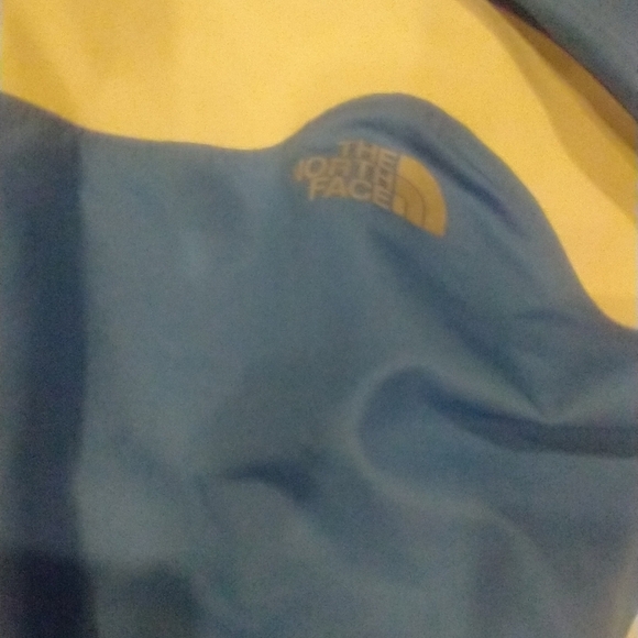 Light weight jacket by North face - Picture 7 of 7